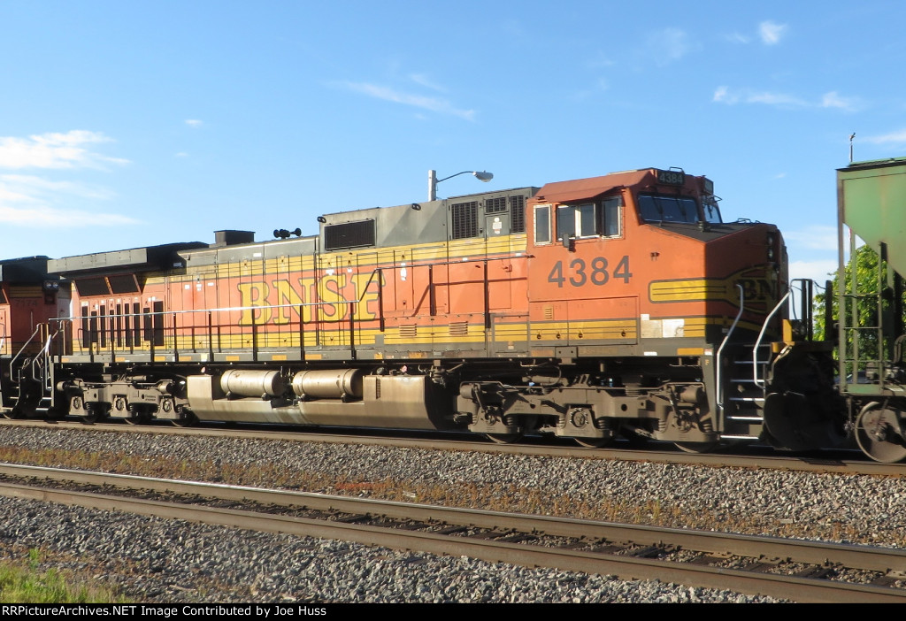 BNSF 4384